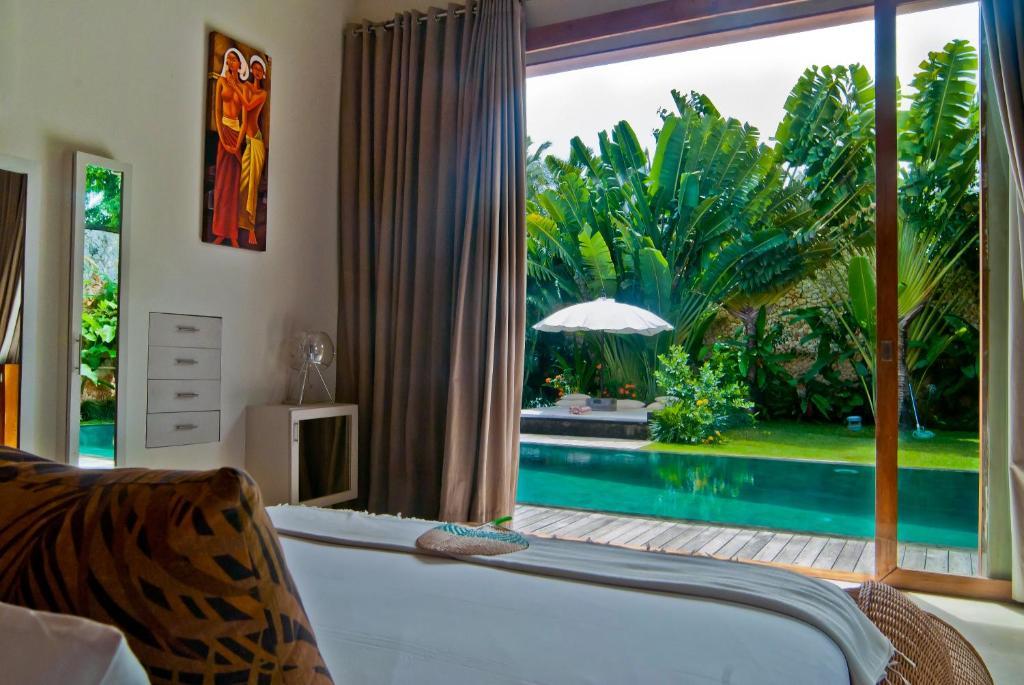 Eko Villa Seminyak - Tropical Villa, Walk To Beach Værelse billede